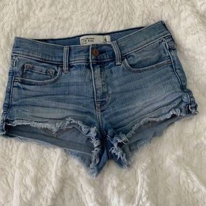 Abercrombie & Fitch Size 4 low rise jean shorts!